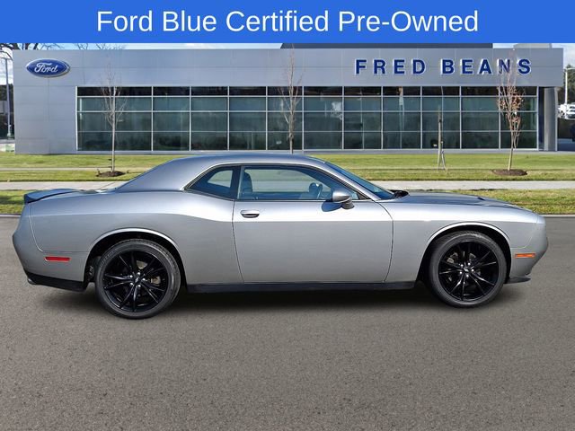 Used 2017 Dodge Challenger SXT w/ Blacktop Package RWD image 5