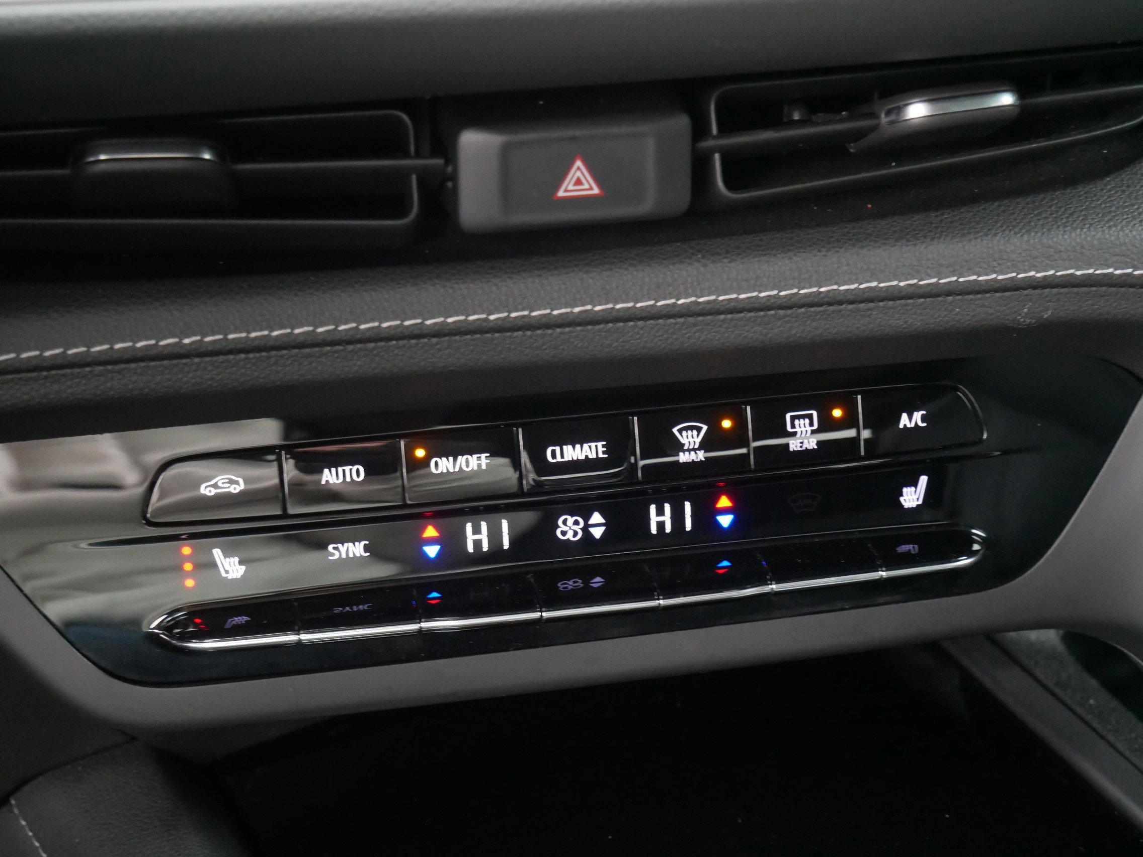 Used 2021 Buick Envision Essence w/ Technology Package I image 23