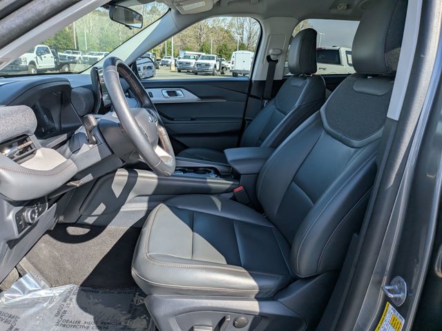 Certified 2025 Ford Explorer Active w/ Active Comfort Package AWD/4WD image 15