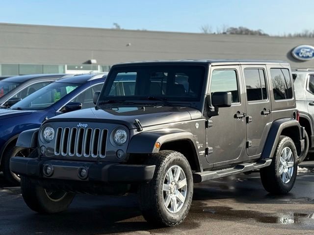 Used 2018 Jeep Wrangler Unlimited Sahara w/ Connectivity Group image 29
