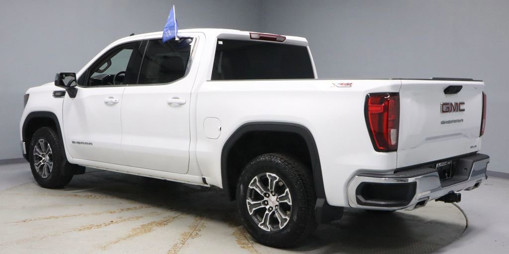 Used 2023 GMC Sierra 1500 SLE image 3