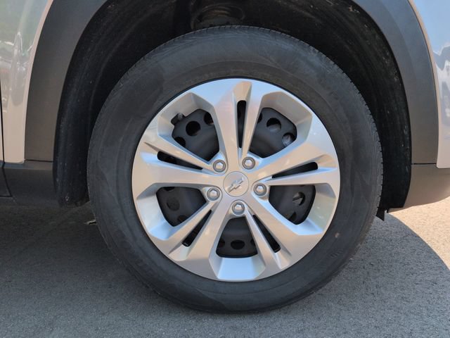 Used 2024 Chevrolet Trax LS w/ Driver Confidence Package FWD image 13