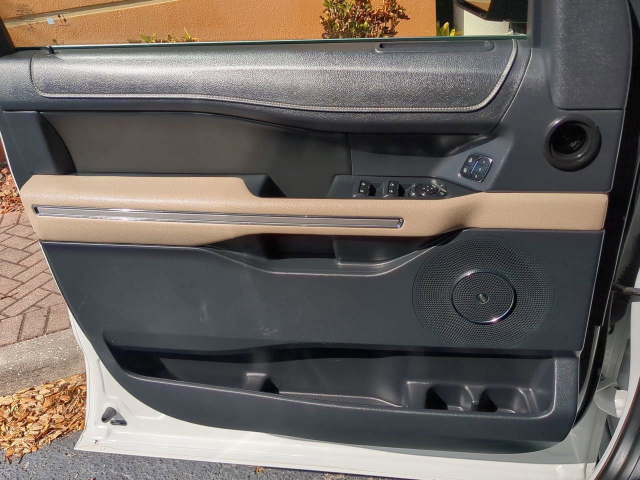 Certified 2022 Ford Expedition Max Limited image 31