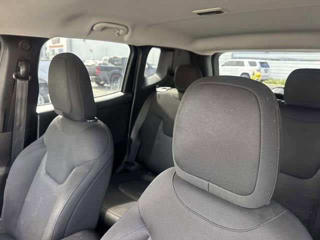 Used 2017 Jeep Renegade Latitude image 21