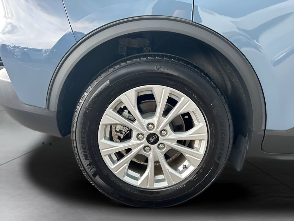 Certified 2025 Ford Escape Active w/ Cold Weather Package FWD image 25
