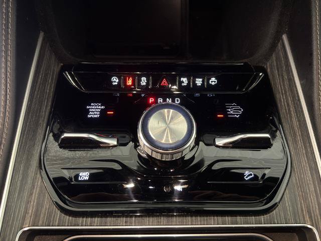 Used 2023 Jeep Wagoneer L Series III w/ Premium Group I AWD/4WD image 26