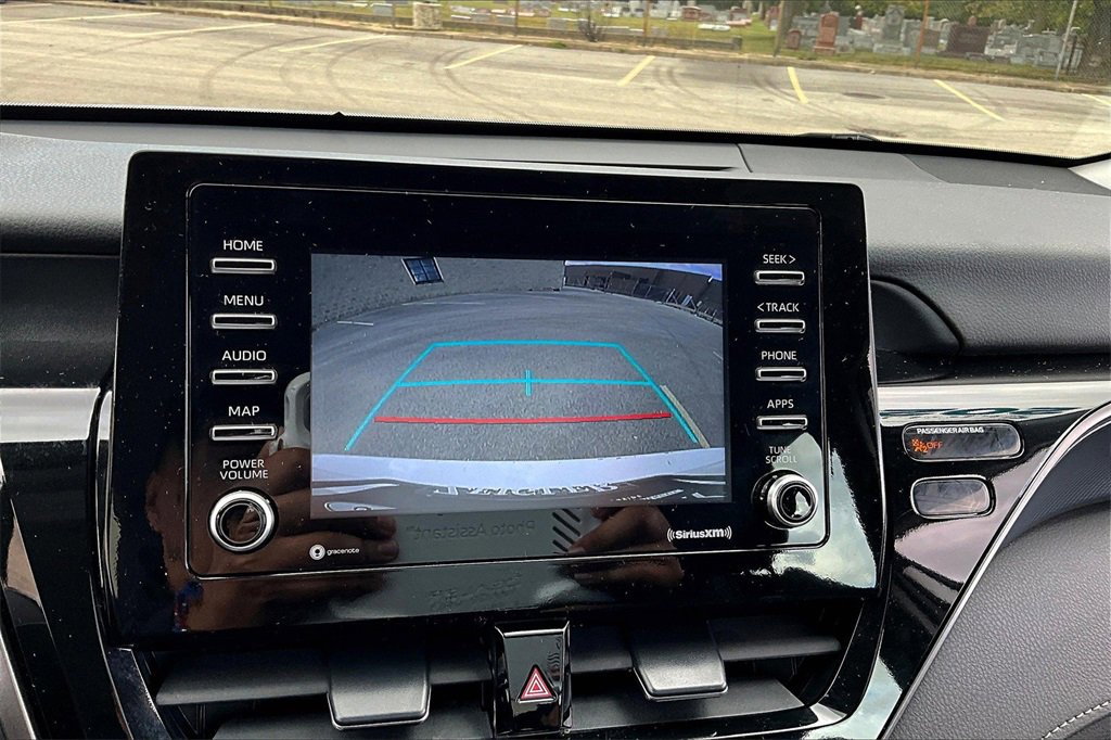 Used 2024 Toyota Camry SE image 20