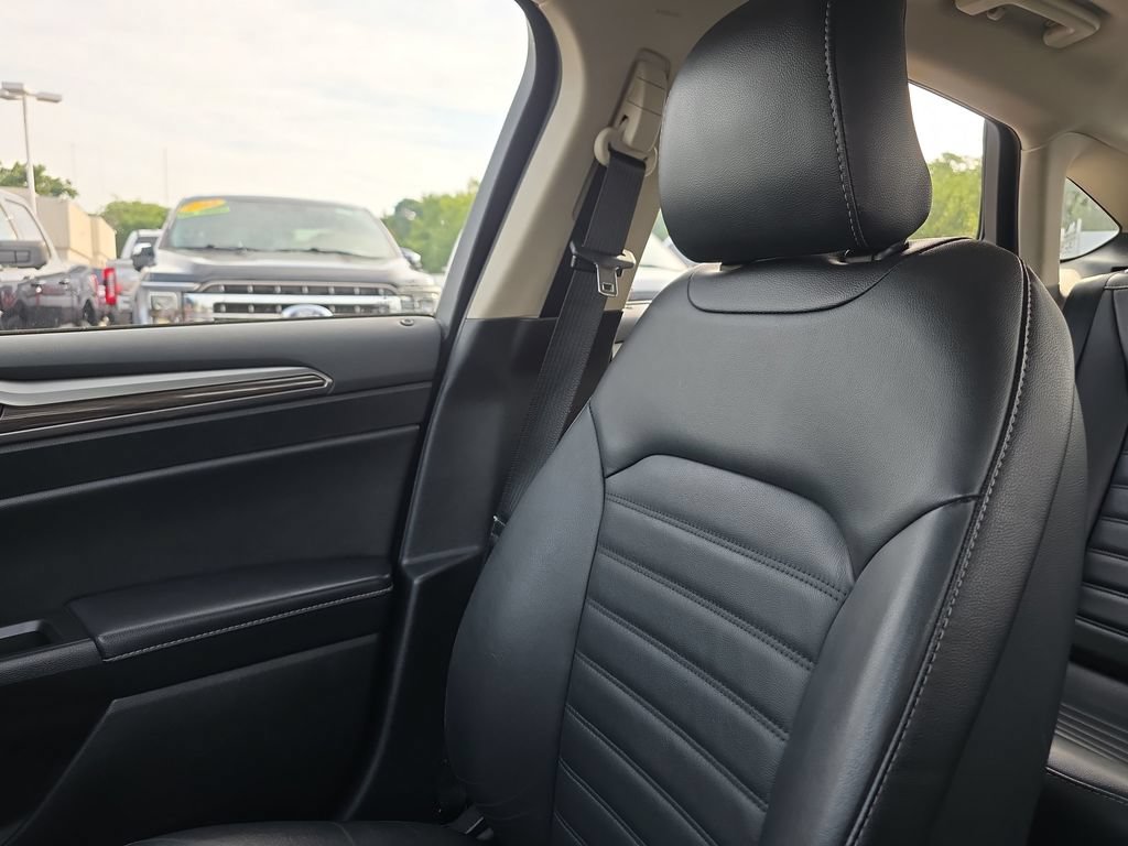 Certified 2017 Ford Fusion Energi SE FWD image 41