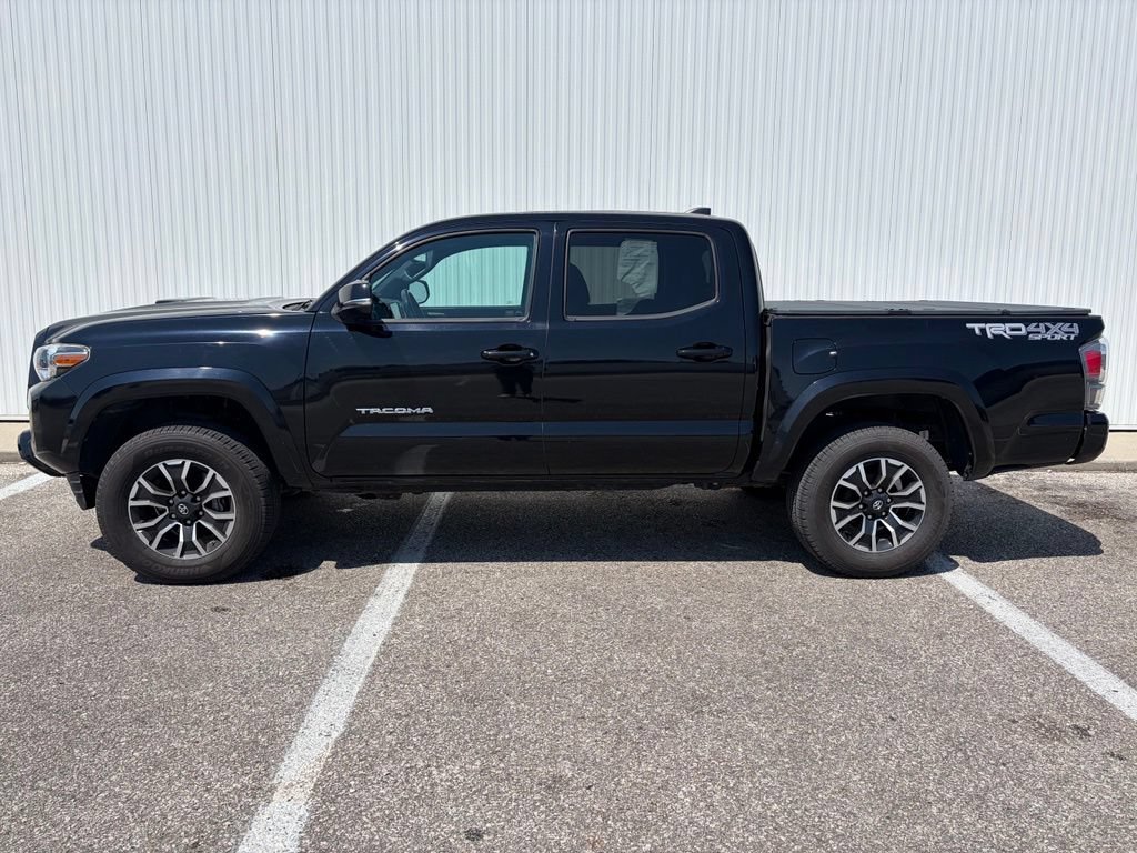 Used 2020 Toyota Tacoma TRD Sport w/ Technology Package AWD/4WD image 3