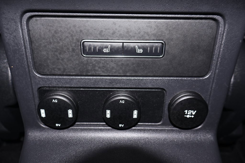 Used 2018 Jaguar F-PACE Premium image 20