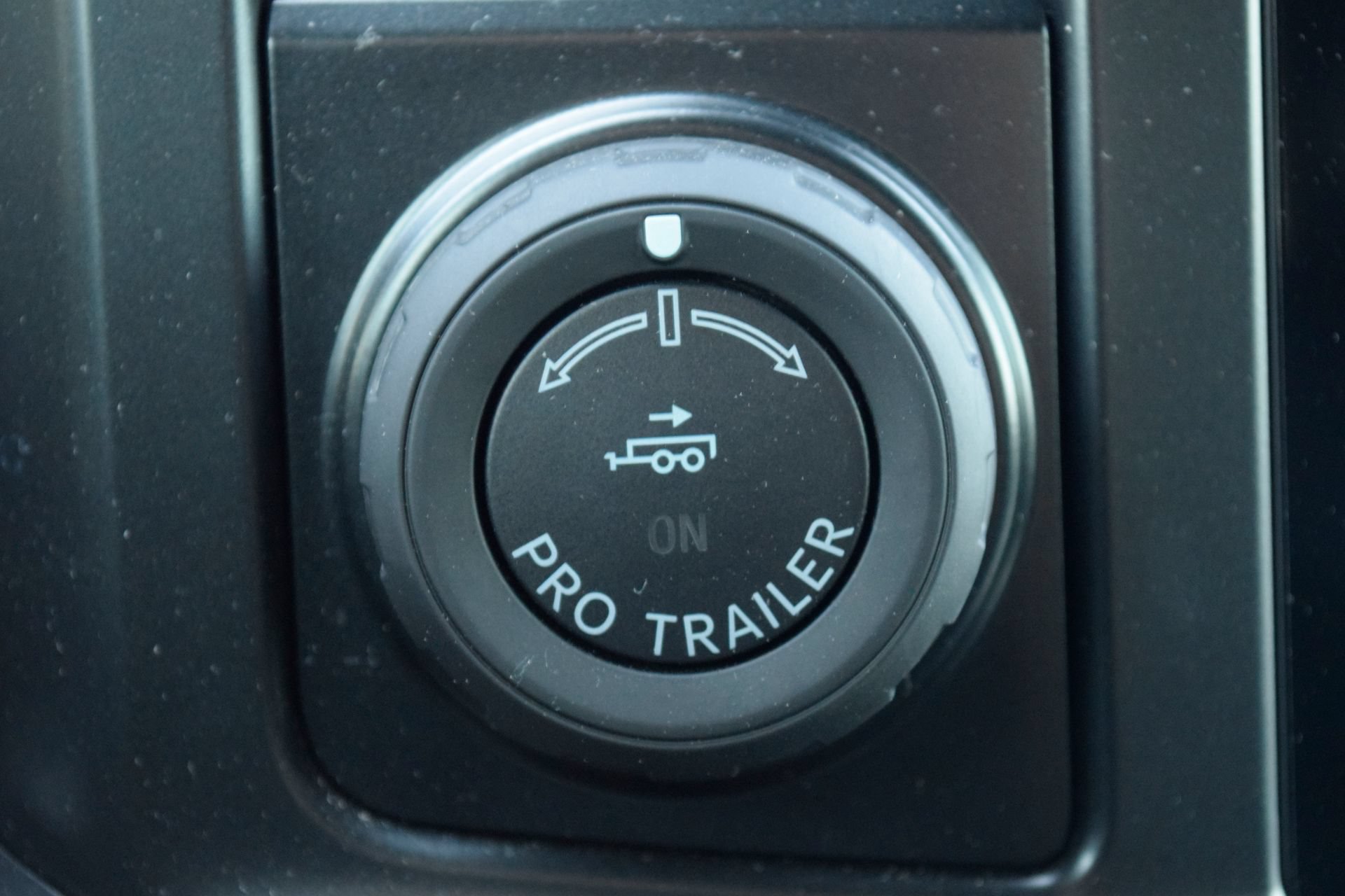 Certified 2024 Ford F250 Platinum w/ FX4 Off-Road Package AWD/4WD image 15