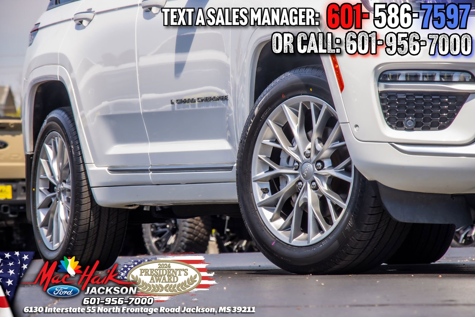 Used 2023 Jeep Grand Cherokee Summit w/ Adv Protech Group IV RWD image 2