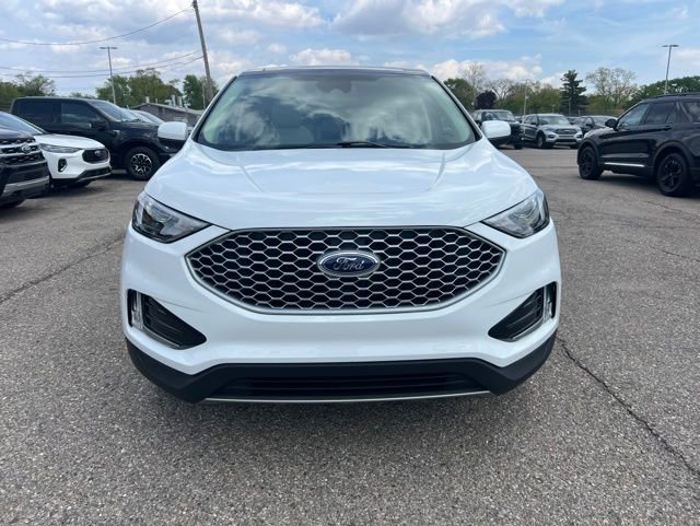 Certified 2023 Ford Edge SEL w/ Convenience Package AWD/4WD image 2