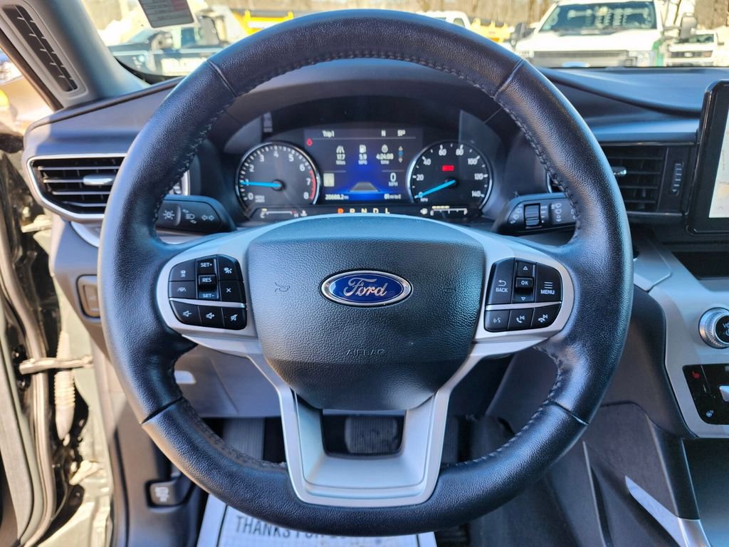 Certified 2022 Ford Explorer XLT w/ Equipment Group 202A image 29