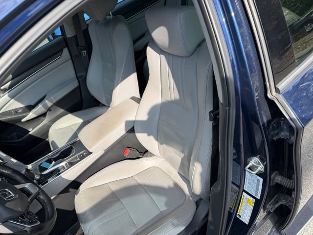 Used 2018 Honda Accord Touring image 11
