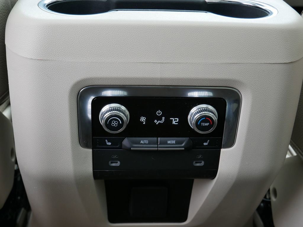 Used 2022 GMC Yukon XL Denali AWD/4WD image 14