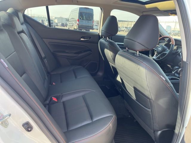 Used 2023 Nissan Altima 2.5 SR w/ SR Premium Package image 9