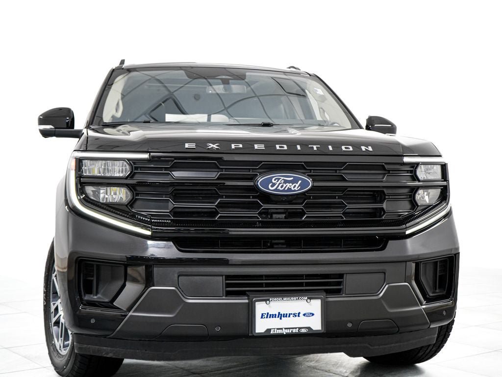 Certified 2025 Ford Expedition Active AWD/4WD image 3