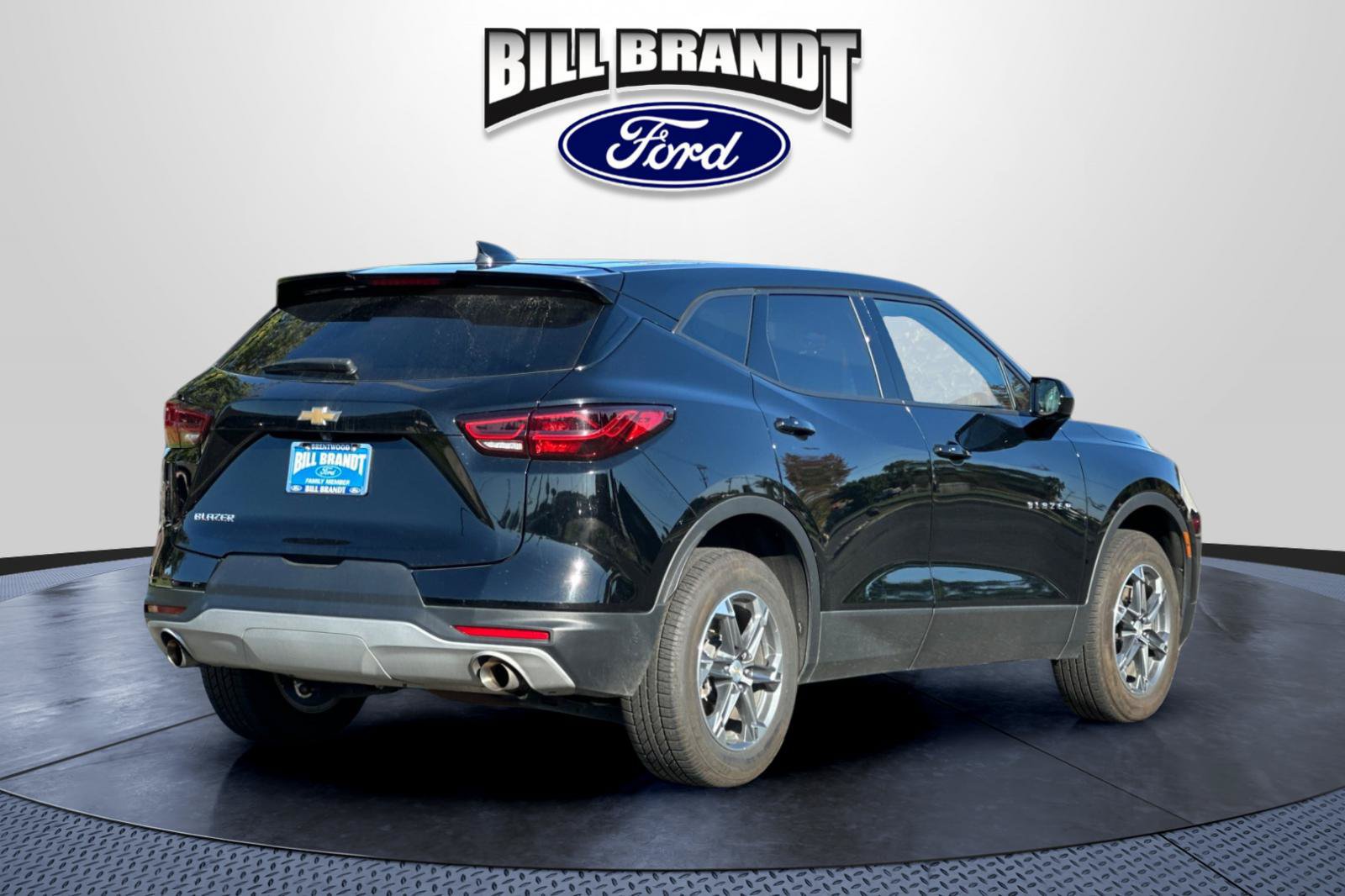 Used 2025 Chevrolet Blazer LT FWD image 3