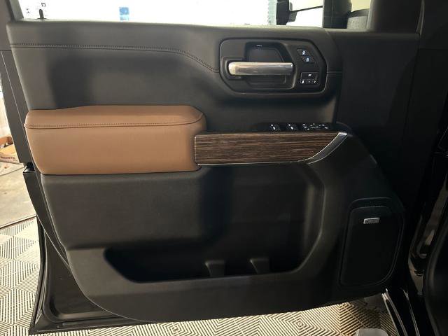 Used 2020 Chevrolet Silverado 2500 High Country w/ Technology Package AWD/4WD image 16