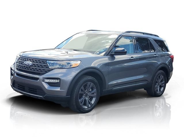 Certified 2023 Ford Explorer XLT w/ Equipment Group 202A AWD/4WD image 2