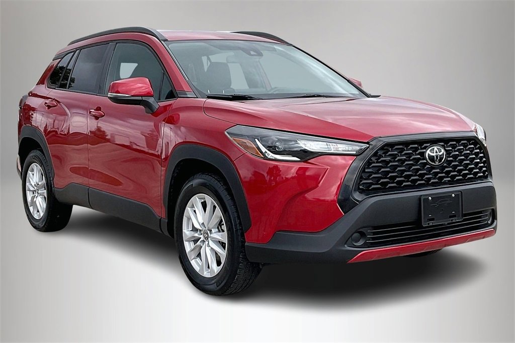 Used 2022 Toyota Corolla Cross LE image 1