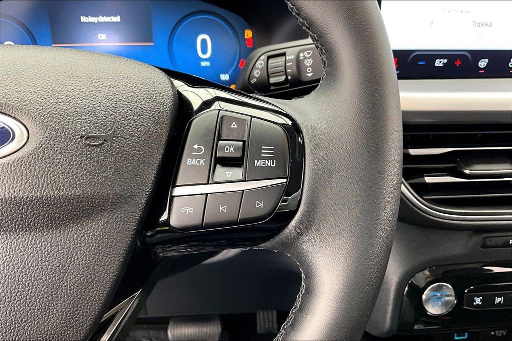Certified 2023 Ford Escape Platinum image 19