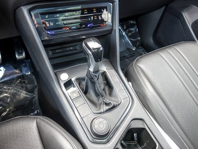 Used 2023 Volkswagen Tiguan SE R-Line AWD/4WD image 25