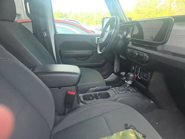 Used 2024 Jeep Wrangler Unlimited Sport AWD/4WD image 23