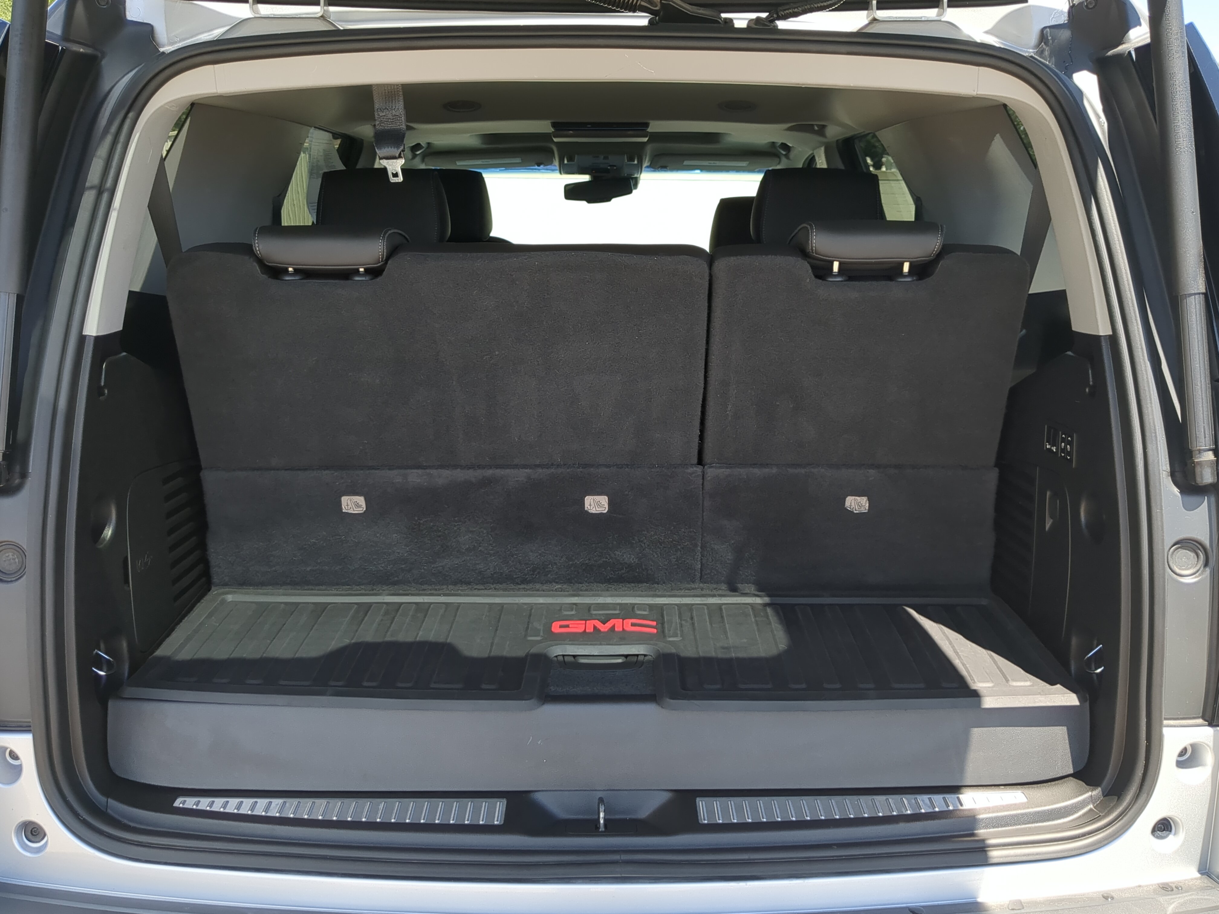 Used 2019 GMC Yukon Denali w/ Denali Ultimate Package AWD/4WD image 11