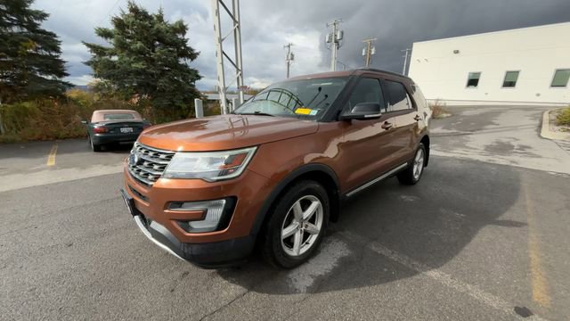 Certified 2017 Ford Explorer XLT w/ Equipment Group 202A image 5