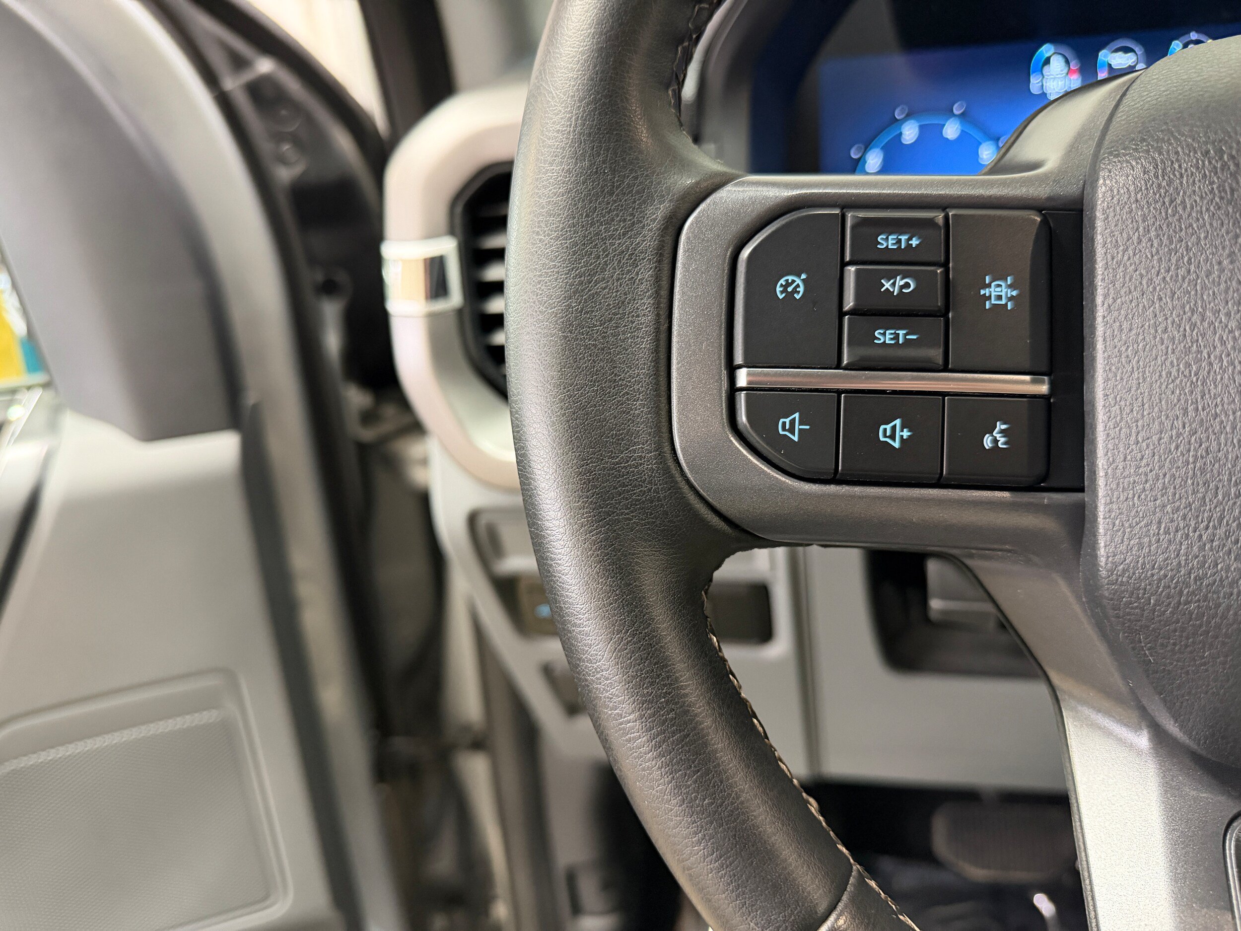 Certified 2024 Ford F150 XLT AWD/4WD image 17