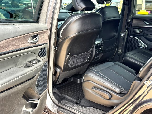 Used 2022 Jeep Grand Cherokee L Overland w/ Advanced Protech Group III AWD/4WD image 23