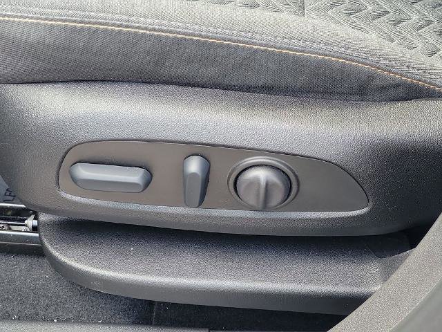 Used 2023 Chevrolet Equinox LT image 22