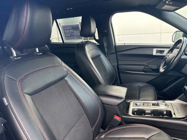 Certified 2022 Ford Explorer ST-Line w/ Class IV Trailer Tow Package image 32