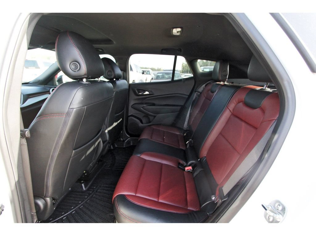 Used 2024 Chevrolet Trax RS w/ Sunroof Package FWD image 10
