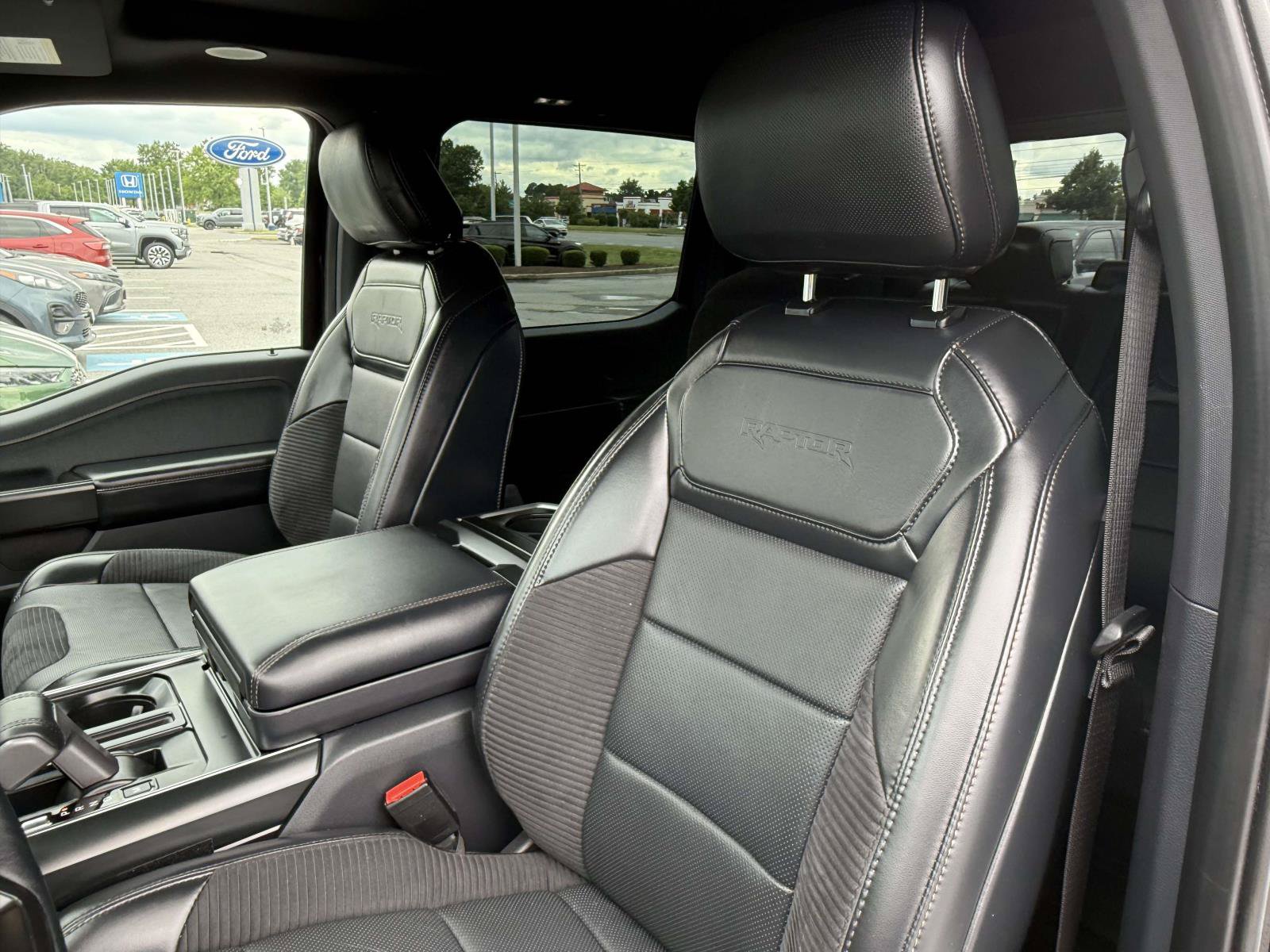 Certified 2023 Ford F150 Raptor w/ Raptor Carbon Fiber Package AWD/4WD image 24