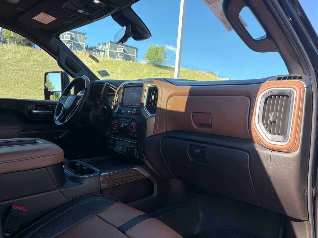 Used 2022 Chevrolet Silverado 2500 High Country w/ Technology Package AWD/4WD image 36