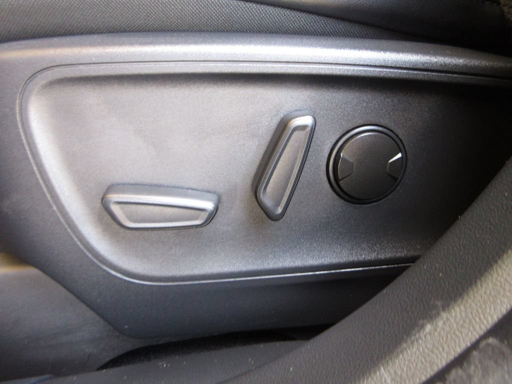 Certified 2025 Ford Escape SE FWD image 12