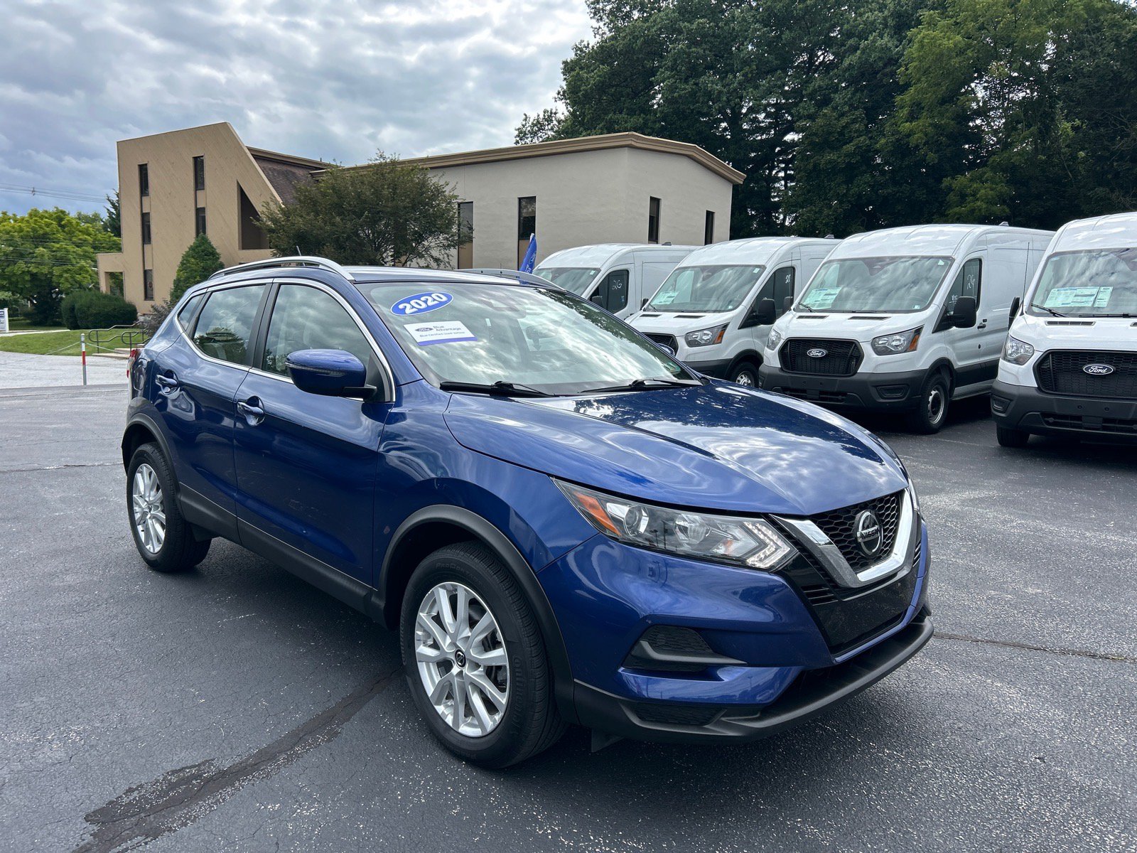 Used 2020 Nissan Rogue Sport SV AWD/4WD image 3