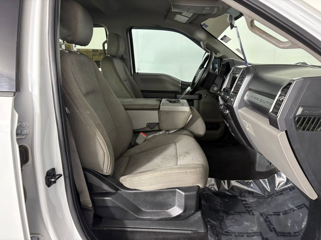 Certified 2019 Ford F250 XLT w/ Snow Plow Prep Package image 34