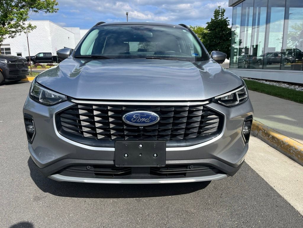 Certified 2023 Ford Escape Platinum w/ Premium Technology Package AWD/4WD image 2