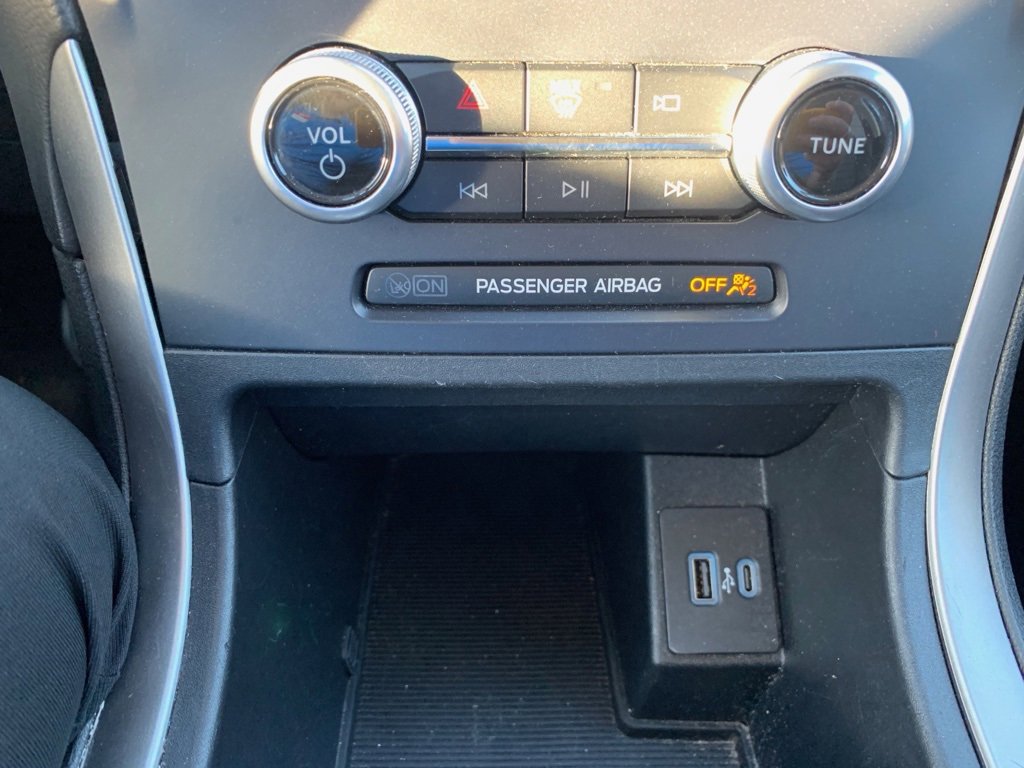 Certified 2022 Ford Edge SEL image 11