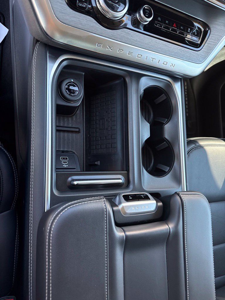 Certified 2025 Ford Expedition Platinum AWD/4WD image 34
