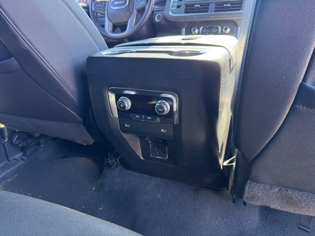 Used 2023 GMC Yukon SLT image 24