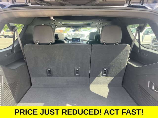 Used 2023 Chevrolet Suburban High Country AWD/4WD image 12