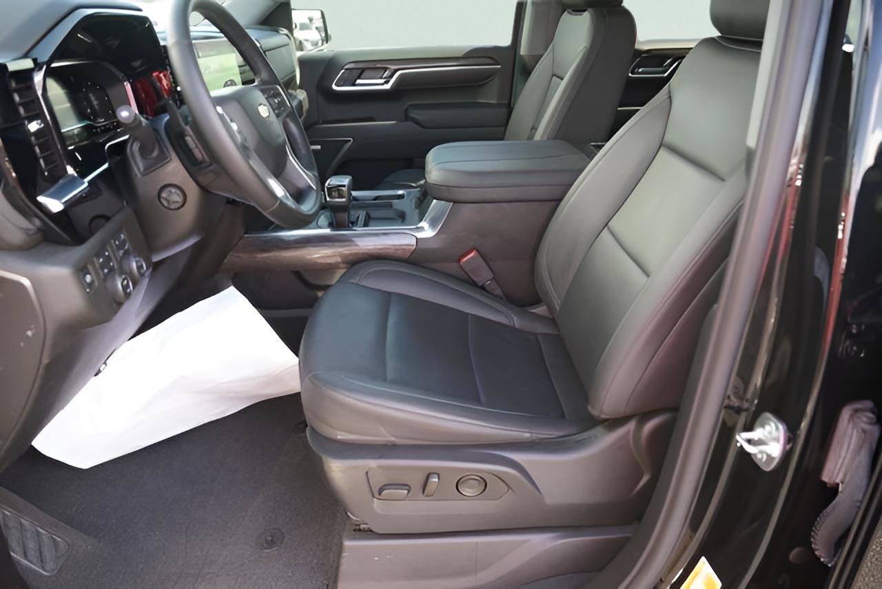 Used 2025 Chevrolet Silverado 1500 LTZ w/ LTZ Premium Texas Edition AWD/4WD image 9