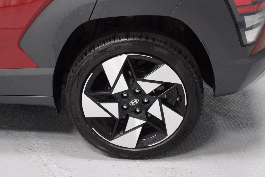 Used 2024 Hyundai Kona Limited AWD/4WD image 20