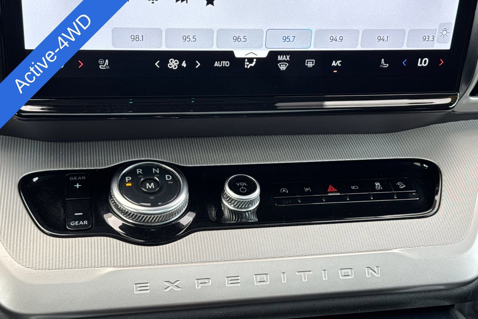 Certified 2025 Ford Expedition Active AWD/4WD image 23