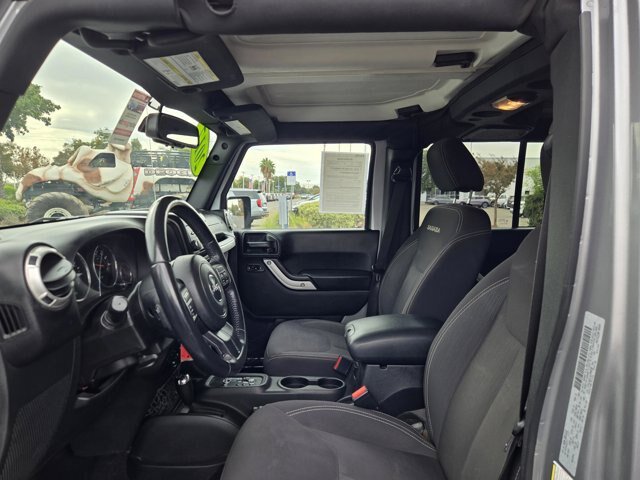 Used 2017 Jeep Wrangler Unlimited Sahara AWD/4WD image 26